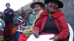 Peru Quechua women 9571164504_5d87bcea9c_z