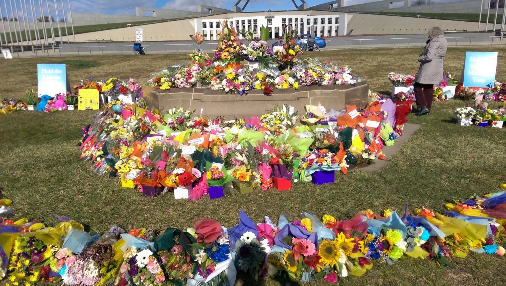 Thousands of flower bunches are being delivered to Parliament House today from Christians around Australia. 